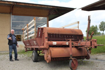 Hans M�llersch�n f�hrt durchs Landwirtschaftsministerium