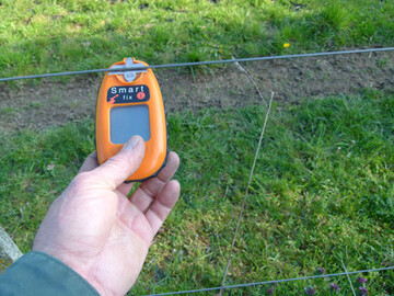 Die Zaunkontrolle erfolgt am besten mit einem Zaunpr�fger�t. 